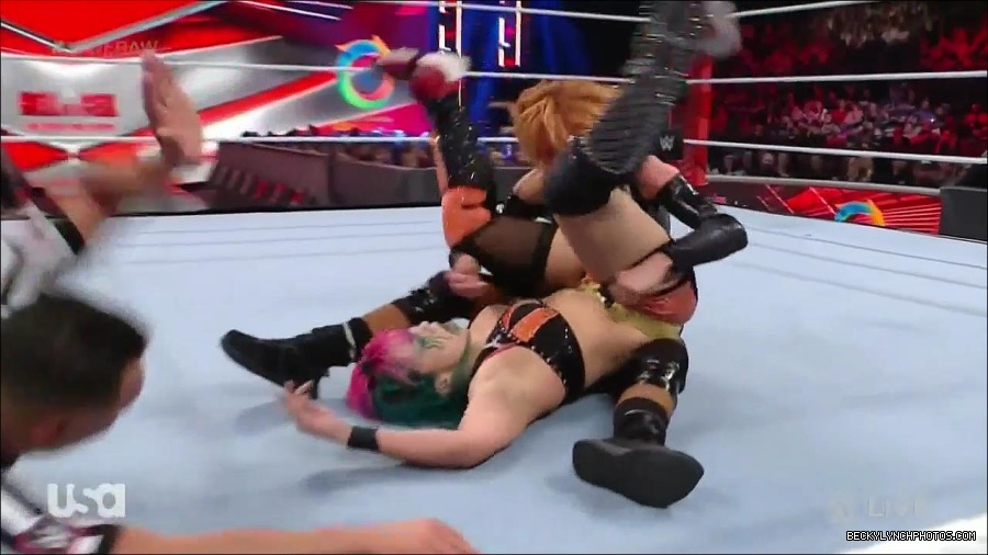 WWE_Monday_Night_Raw_2022_05_23_720p_HDTV_x264-NWCHD_mp4_007569169.jpg
