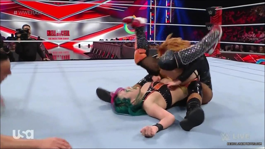 WWE_Monday_Night_Raw_2022_05_23_720p_HDTV_x264-NWCHD_mp4_007570370.jpg