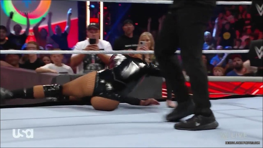 WWE_Monday_Night_Raw_2022_05_23_720p_HDTV_x264-NWCHD_mp4_007575575.jpg