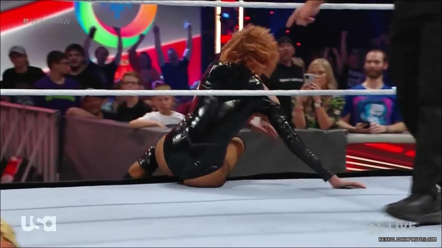 WWE_Monday_Night_Raw_2022_05_23_720p_HDTV_x264-NWCHD_mp4_007575976.jpg