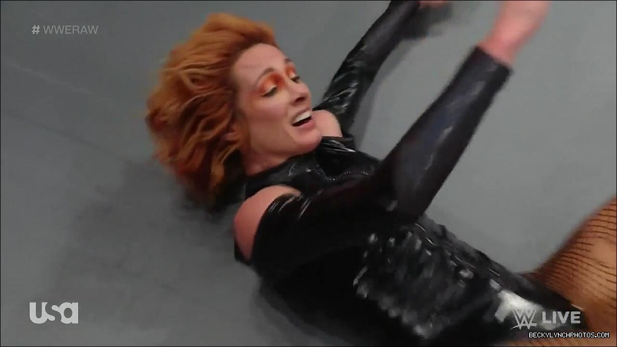 WWE_Monday_Night_Raw_2022_05_23_720p_HDTV_x264-NWCHD_mp4_007593193.jpg