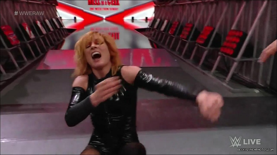 WWE_Monday_Night_Raw_2022_05_23_720p_HDTV_x264-NWCHD_mp4_007597197.jpg
