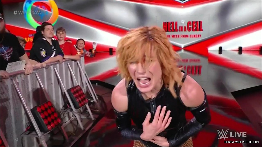 WWE_Monday_Night_Raw_2022_05_23_720p_HDTV_x264-NWCHD_mp4_007614815.jpg