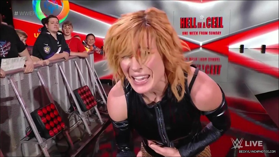 WWE_Monday_Night_Raw_2022_05_23_720p_HDTV_x264-NWCHD_mp4_007615215.jpg