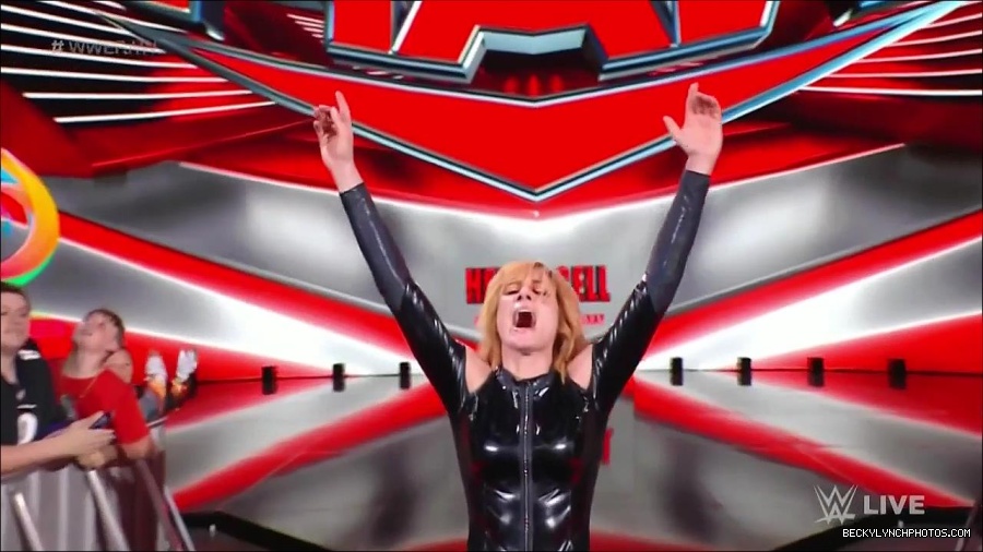 WWE_Monday_Night_Raw_2022_05_23_720p_HDTV_x264-NWCHD_mp4_007643243.jpg