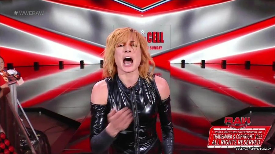 WWE_Monday_Night_Raw_2022_05_23_720p_HDTV_x264-NWCHD_mp4_007648849.jpg