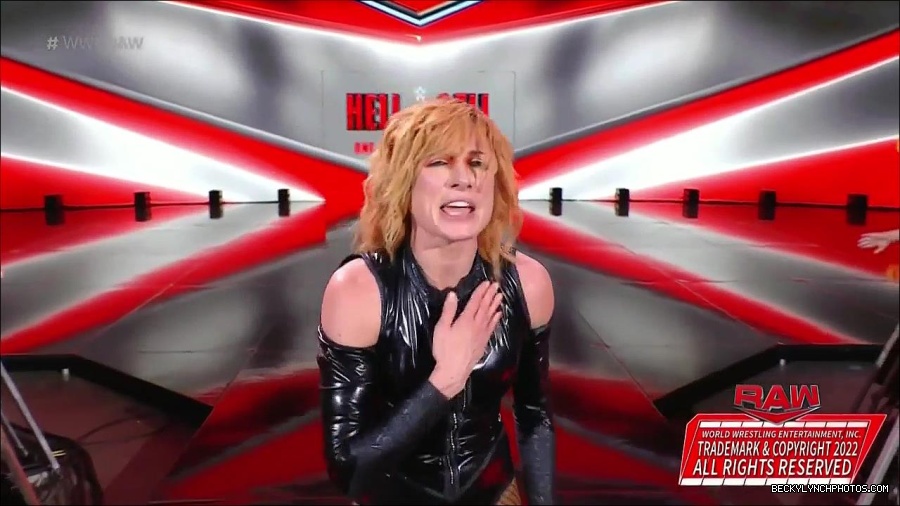WWE_Monday_Night_Raw_2022_05_23_720p_HDTV_x264-NWCHD_mp4_007649249.jpg