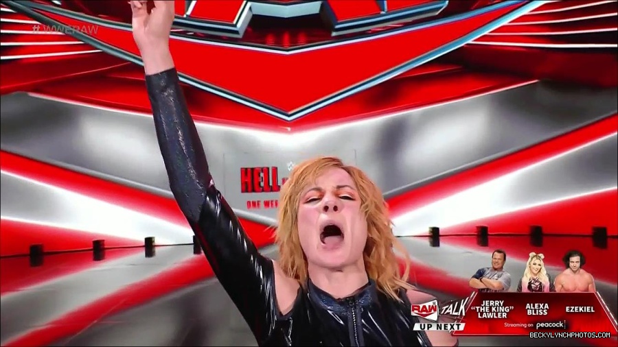 WWE_Monday_Night_Raw_2022_05_23_720p_HDTV_x264-NWCHD_mp4_007657257.jpg