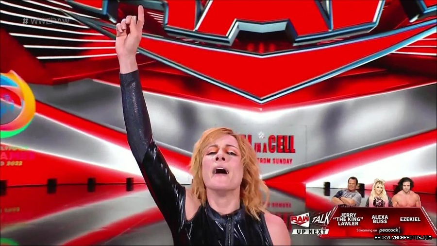 WWE_Monday_Night_Raw_2022_05_23_720p_HDTV_x264-NWCHD_mp4_007658058.jpg
