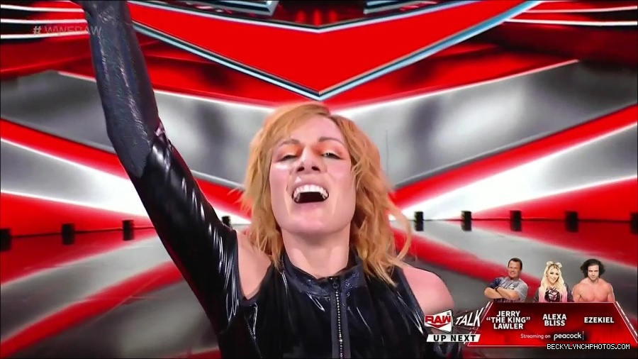 WWE_Monday_Night_Raw_2022_05_23_720p_HDTV_x264-NWCHD_mp4_007659259.jpg