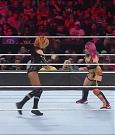 WWE_Monday_Night_Raw_2022_05_23_720p_HDTV_x264-NWCHD_mp4_007086586.jpg