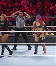 WWE_Monday_Night_Raw_2022_05_23_720p_HDTV_x264-NWCHD_mp4_007097798.jpg