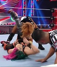 WWE_Monday_Night_Raw_2022_05_23_720p_HDTV_x264-NWCHD_mp4_007118218.jpg