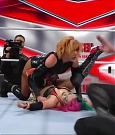 WWE_Monday_Night_Raw_2022_05_23_720p_HDTV_x264-NWCHD_mp4_007410110.jpg