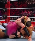 WWE_Monday_Night_Raw_2022_05_23_720p_HDTV_x264-NWCHD_mp4_007426927.jpg