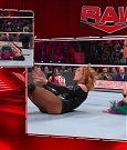 WWE_Monday_Night_Raw_2022_05_23_720p_HDTV_x264-NWCHD_mp4_007487788.jpg