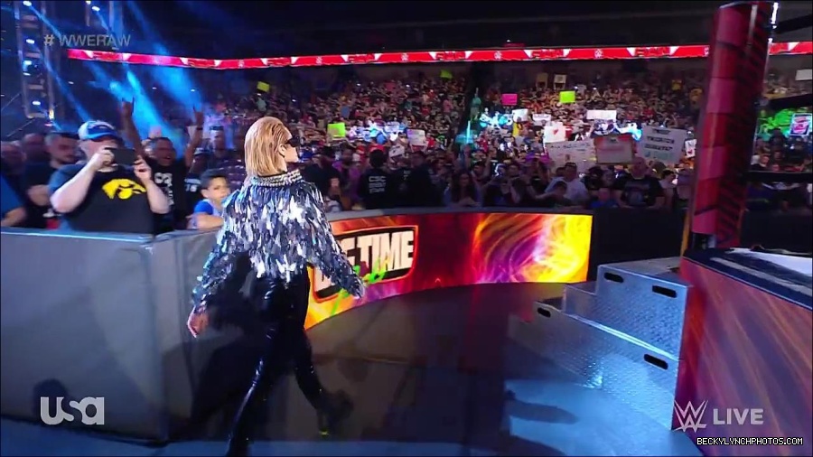 WWE_RAW_30th_May_2022_720p_WEBRip_h264_mp4_000055405.jpg