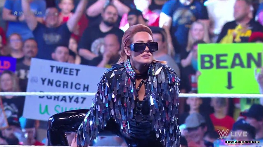WWE_RAW_30th_May_2022_720p_WEBRip_h264_mp4_000069419.jpg