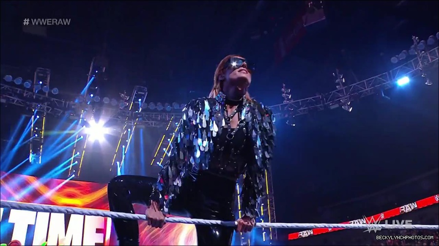 WWE_RAW_30th_May_2022_720p_WEBRip_h264_mp4_000123123.jpg