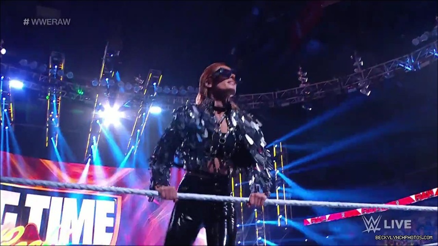 WWE_RAW_30th_May_2022_720p_WEBRip_h264_mp4_000123523.jpg