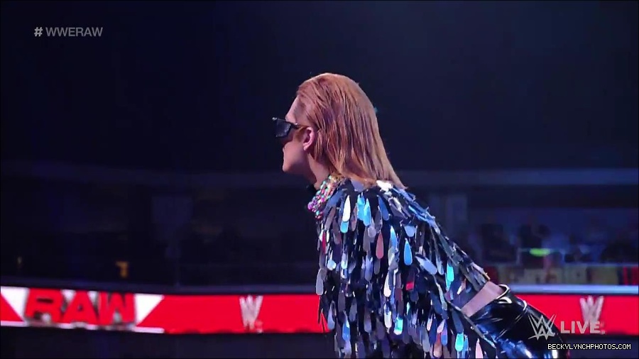 WWE_RAW_30th_May_2022_720p_WEBRip_h264_mp4_000128728.jpg