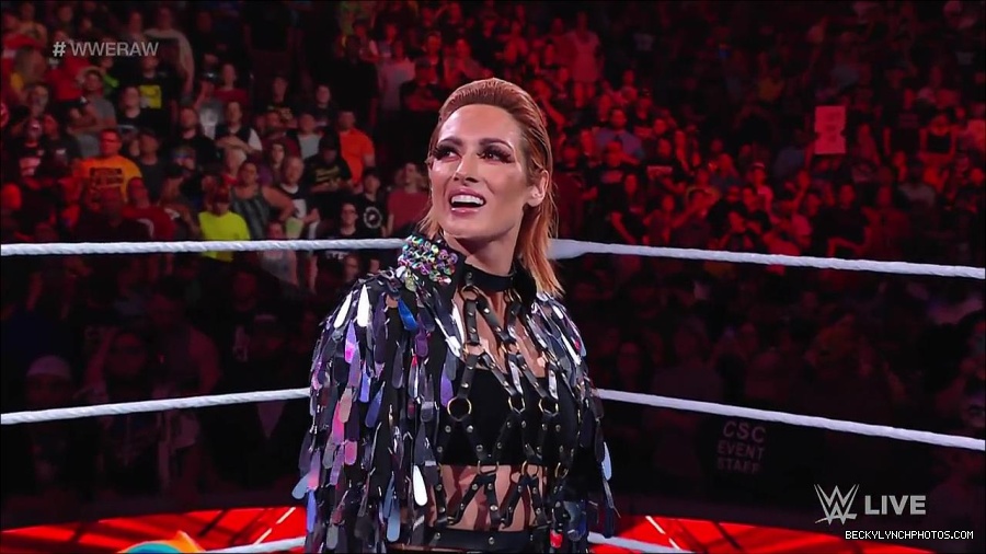 WWE_RAW_30th_May_2022_720p_WEBRip_h264_mp4_000151951.jpg