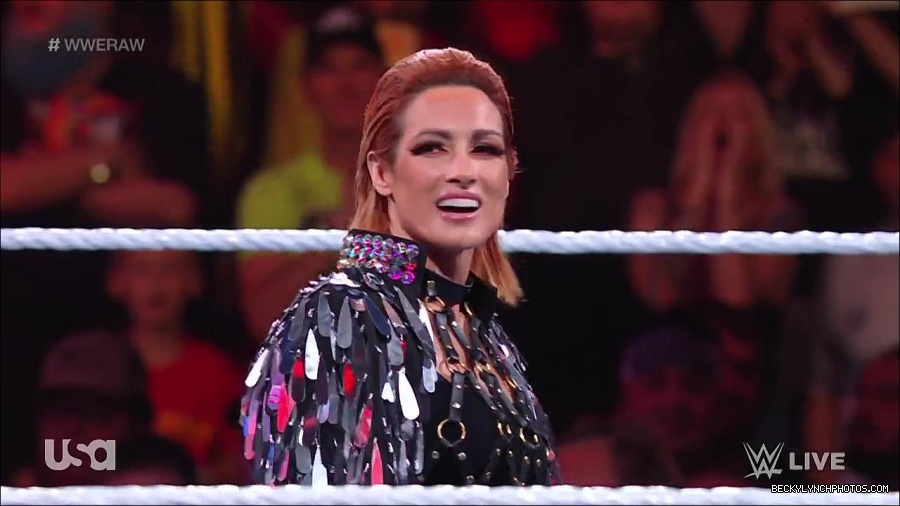 WWE_RAW_30th_May_2022_720p_WEBRip_h264_mp4_000154354.jpg