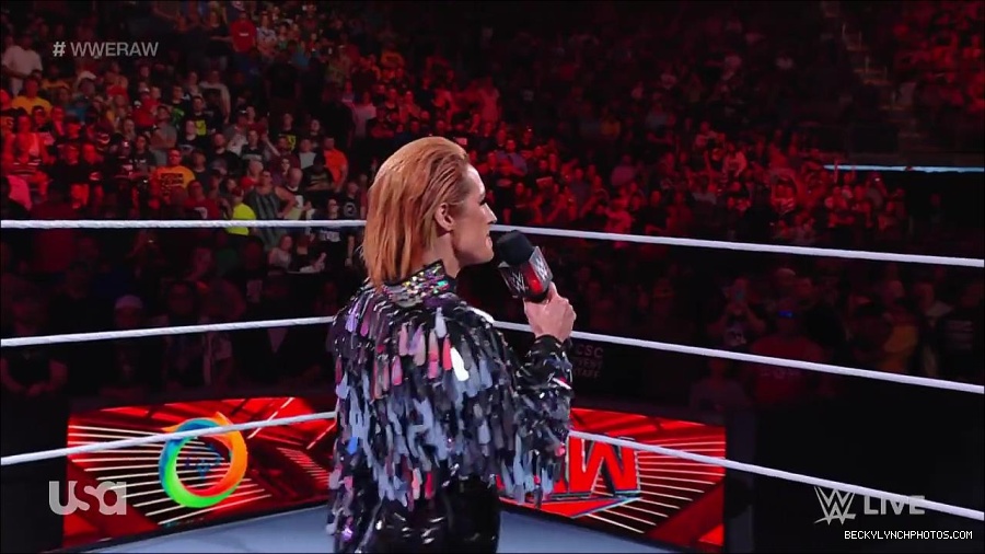 WWE_RAW_30th_May_2022_720p_WEBRip_h264_mp4_000158358.jpg
