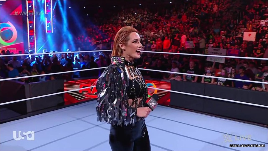 WWE_RAW_30th_May_2022_720p_WEBRip_h264_mp4_000159559.jpg
