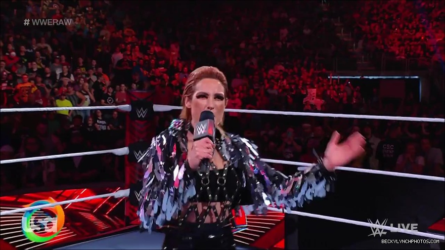 WWE_RAW_30th_May_2022_720p_WEBRip_h264_mp4_000163163.jpg