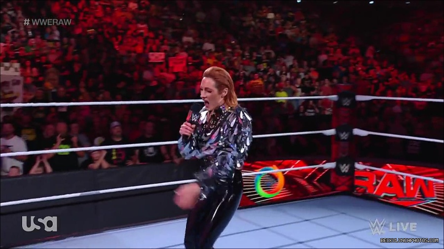 WWE_RAW_30th_May_2022_720p_WEBRip_h264_mp4_000169569.jpg