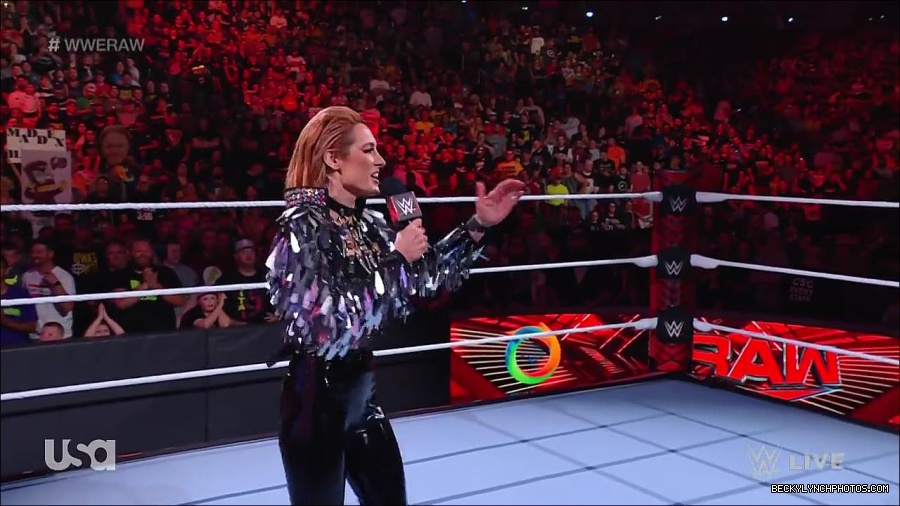WWE_RAW_30th_May_2022_720p_WEBRip_h264_mp4_000170770.jpg