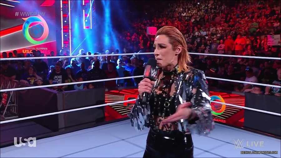 WWE_RAW_30th_May_2022_720p_WEBRip_h264_mp4_000174374.jpg