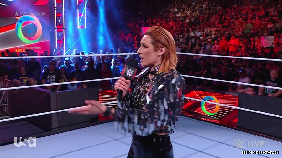 WWE_RAW_30th_May_2022_720p_WEBRip_h264_mp4_000174774.jpg