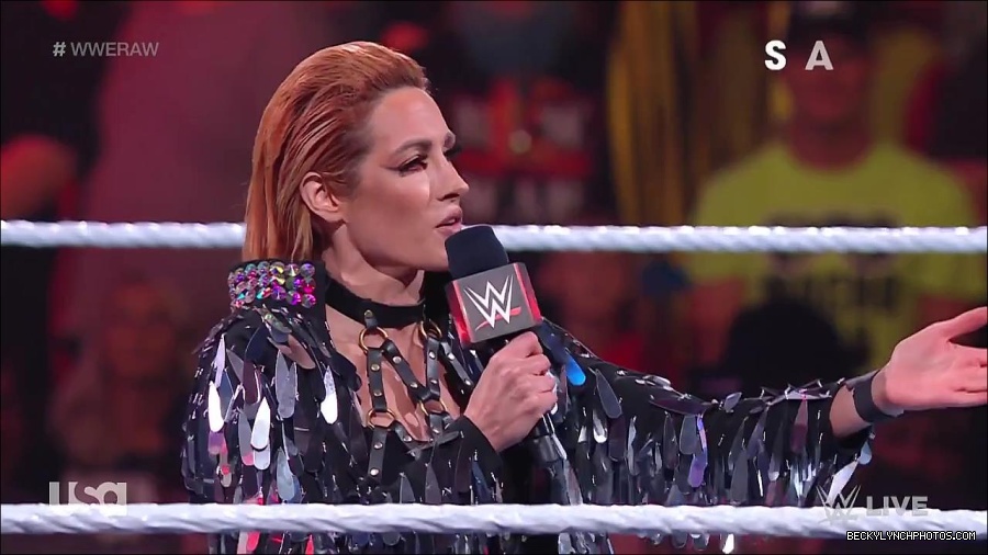 WWE_RAW_30th_May_2022_720p_WEBRip_h264_mp4_000177177.jpg