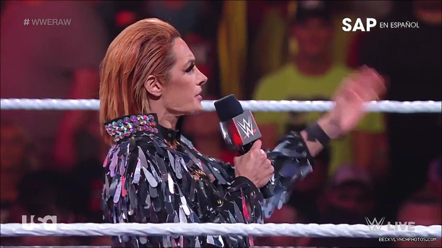 WWE_RAW_30th_May_2022_720p_WEBRip_h264_mp4_000178378.jpg