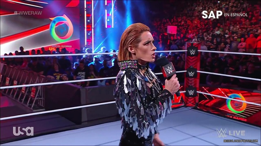 WWE_RAW_30th_May_2022_720p_WEBRip_h264_mp4_000179579.jpg