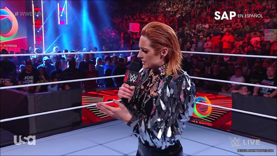WWE_RAW_30th_May_2022_720p_WEBRip_h264_mp4_000181181.jpg