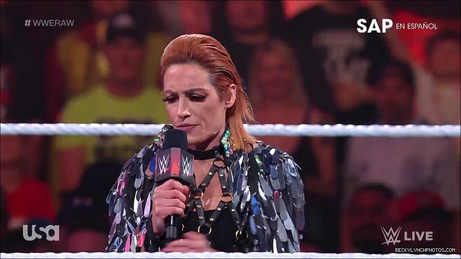 WWE_RAW_30th_May_2022_720p_WEBRip_h264_mp4_000181581.jpg
