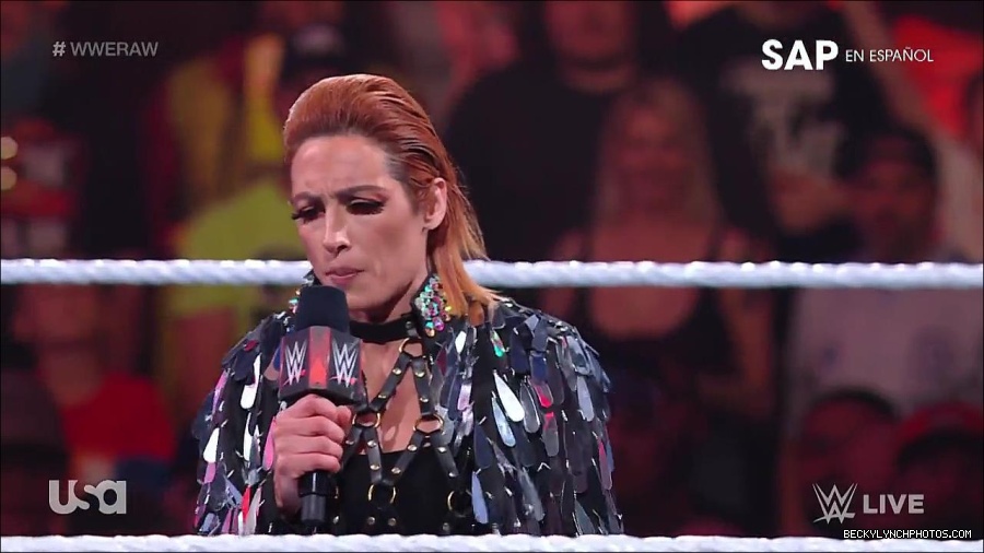 WWE_RAW_30th_May_2022_720p_WEBRip_h264_mp4_000181981.jpg
