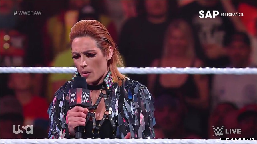 WWE_RAW_30th_May_2022_720p_WEBRip_h264_mp4_000182382.jpg