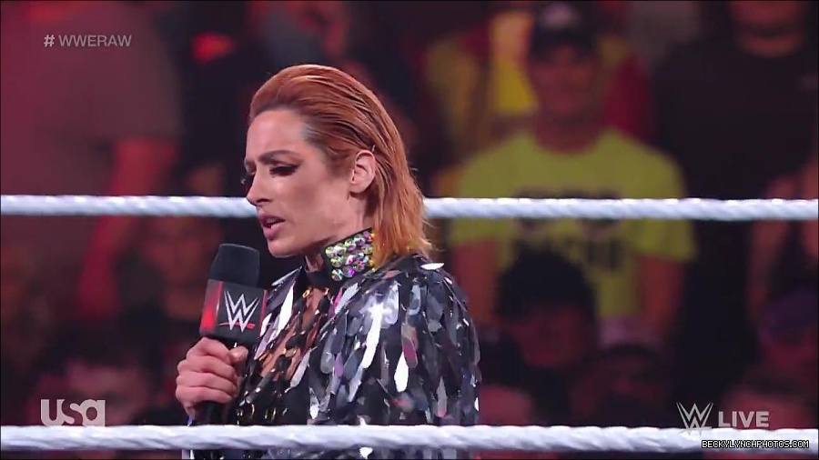 WWE_RAW_30th_May_2022_720p_WEBRip_h264_mp4_000184784.jpg