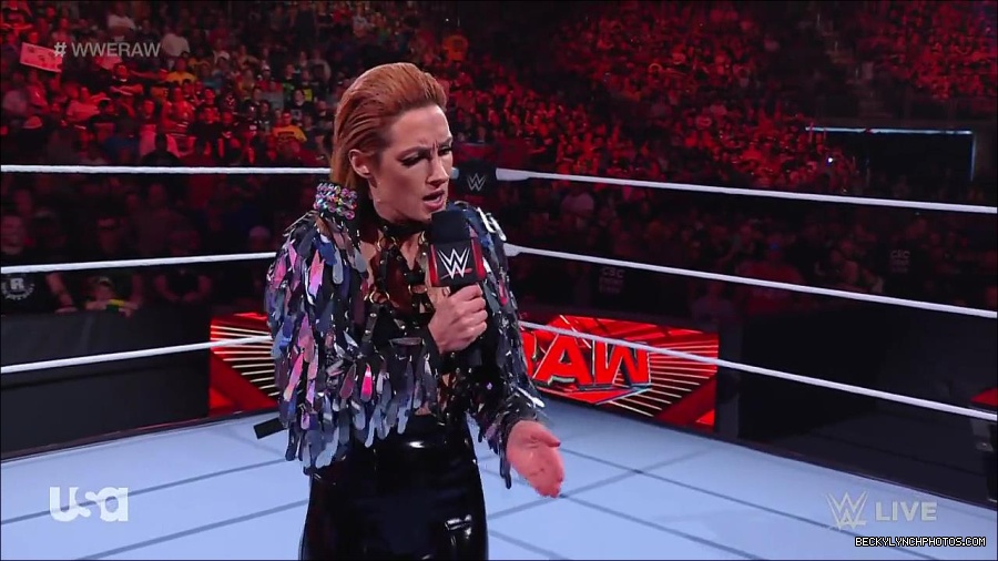WWE_RAW_30th_May_2022_720p_WEBRip_h264_mp4_000186786.jpg