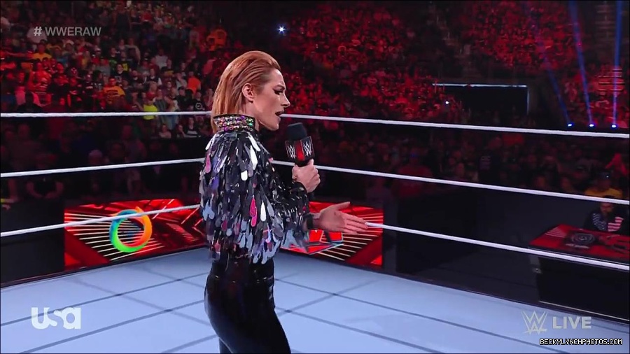 WWE_RAW_30th_May_2022_720p_WEBRip_h264_mp4_000187987.jpg