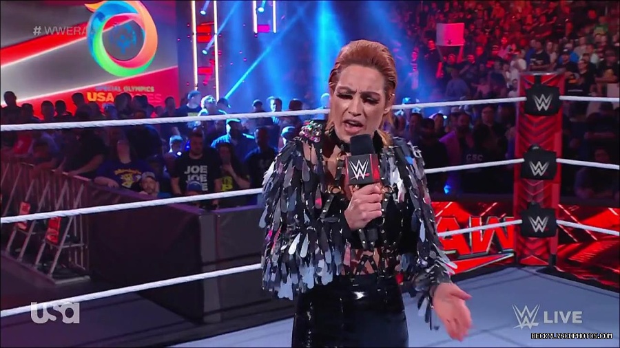 WWE_RAW_30th_May_2022_720p_WEBRip_h264_mp4_000188388.jpg