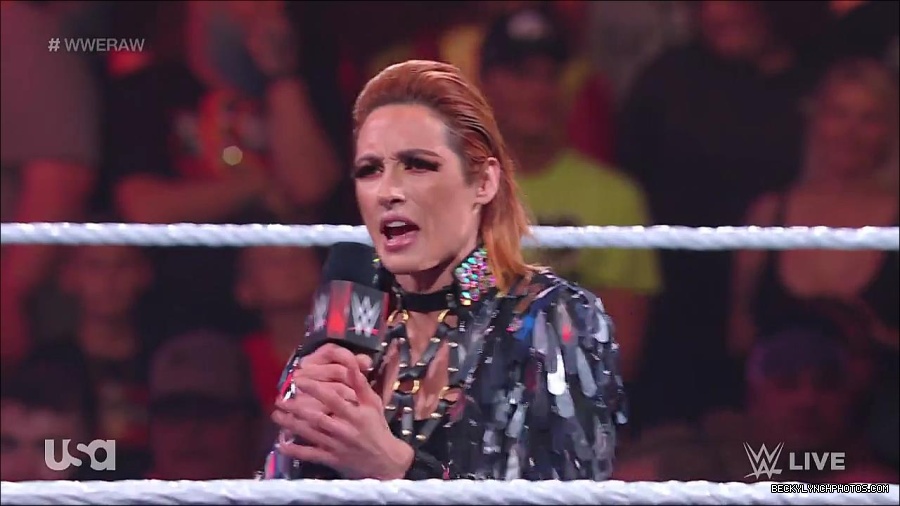 WWE_RAW_30th_May_2022_720p_WEBRip_h264_mp4_000190390.jpg