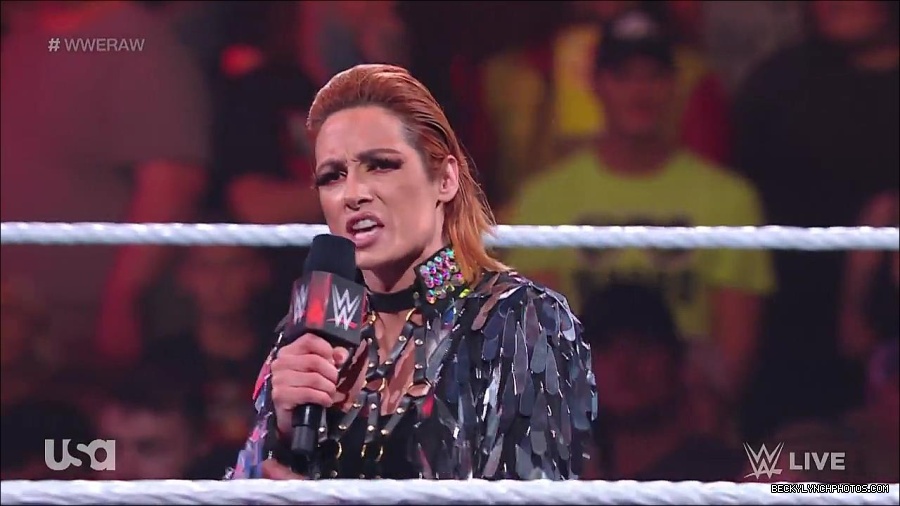 WWE_RAW_30th_May_2022_720p_WEBRip_h264_mp4_000190790.jpg