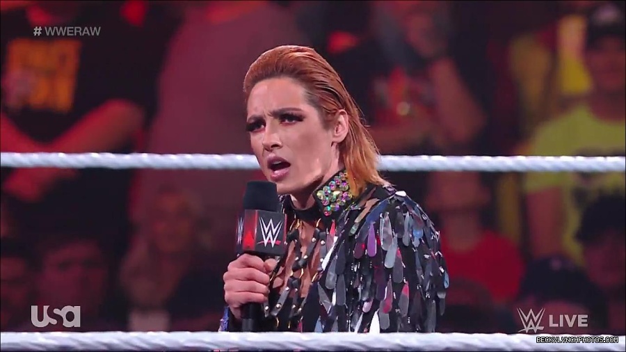WWE_RAW_30th_May_2022_720p_WEBRip_h264_mp4_000191591.jpg