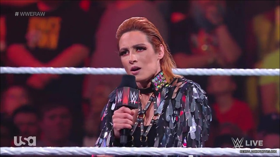 WWE_RAW_30th_May_2022_720p_WEBRip_h264_mp4_000191991.jpg