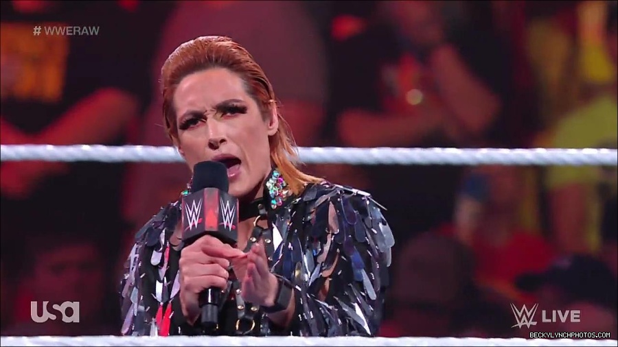 WWE_RAW_30th_May_2022_720p_WEBRip_h264_mp4_000195995.jpg
